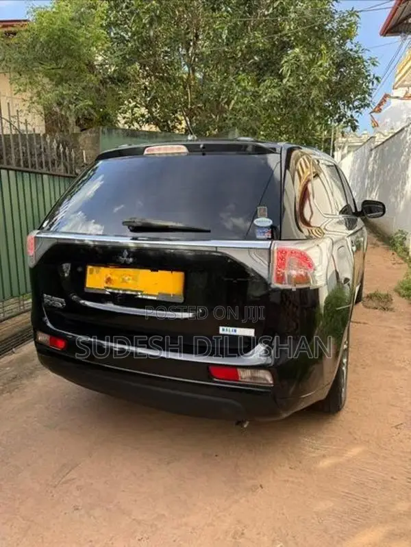 Mitsubishi Outlander 2013