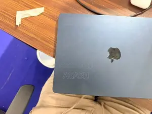 Apple Macbook M3 Air