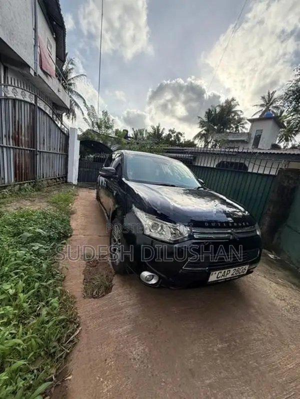 Mitsubishi Outlander 2013
