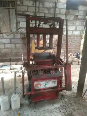 බ්ලොක් ගල් මැෂිමක්