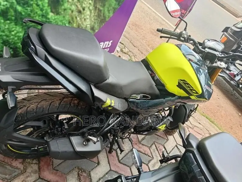 Hero Hunk 160R 2026