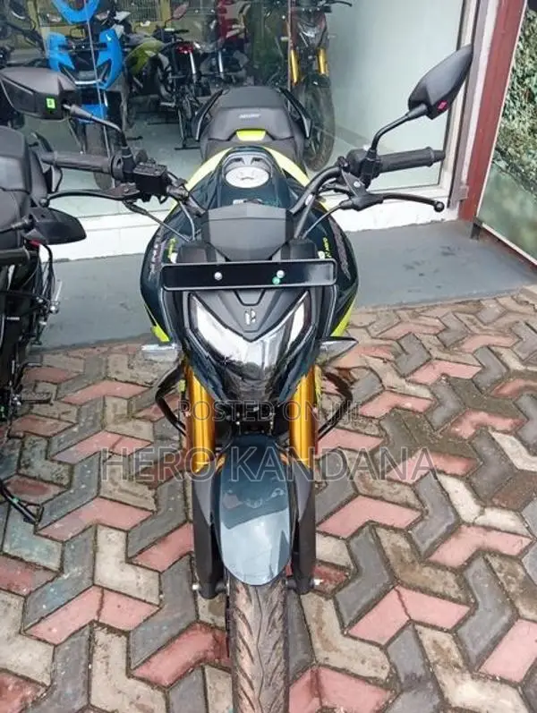 Hero Hunk 160R 2026