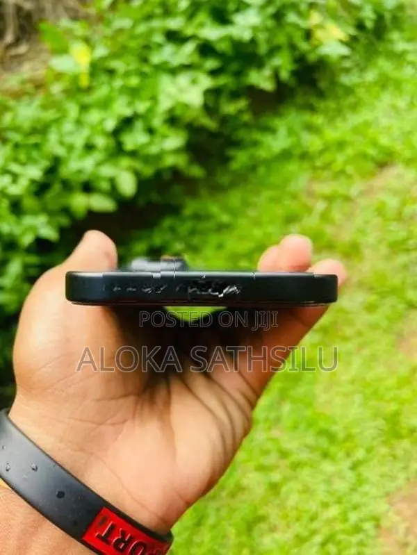 Apple iPhone 15 (Used)