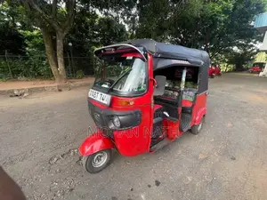 Bajaj RE 2019