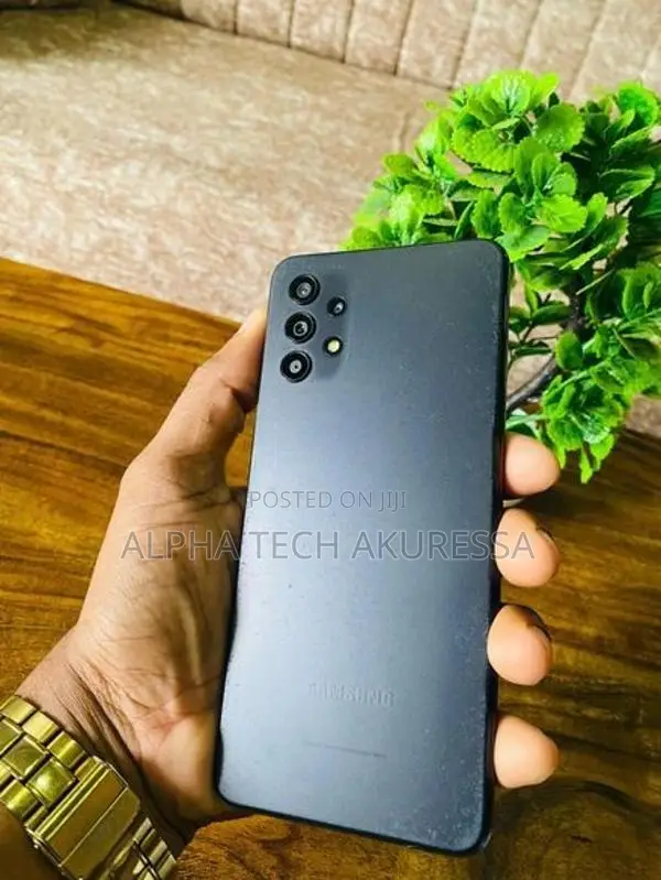 Samsung Galaxy A32 5G 4GB 128GB (Used)