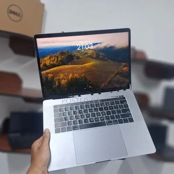 Apple MacBook Pro A1990 (2019) Intel Core i7 16GB Ram 256GB SSD