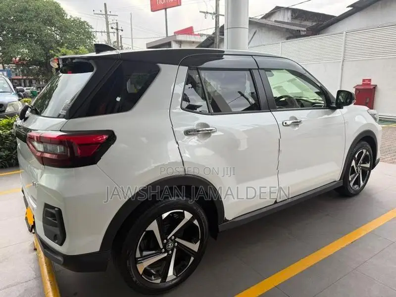 Toyota Raize Hybrid 2025
