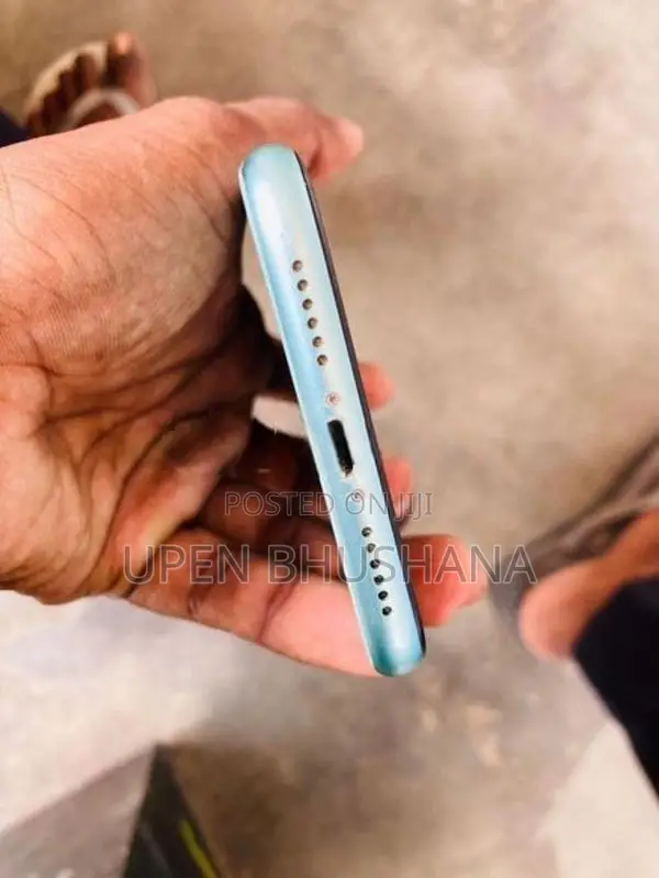 Apple iPhone 11 (Used)