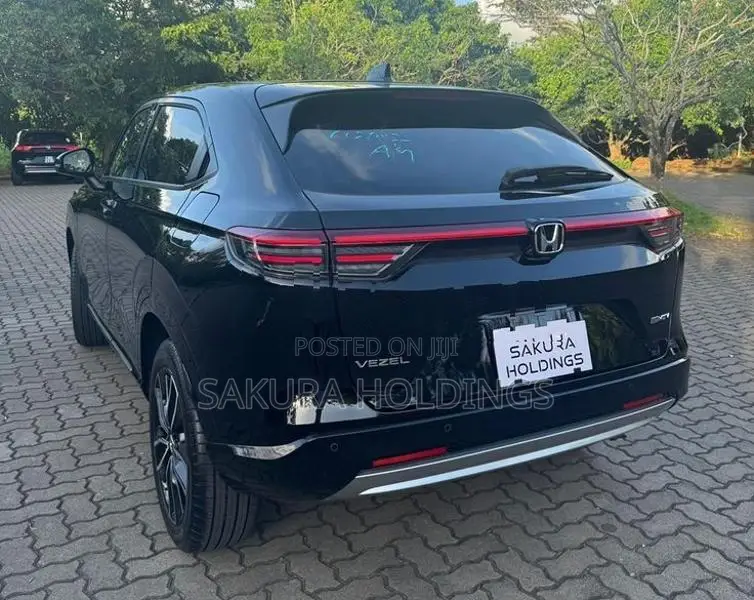 Honda Vezel Z Premium 10 Speaker 2026