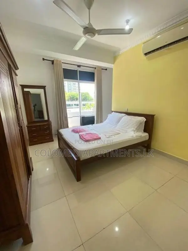 Colombo 05 Fully Furnished Apartment Short-Term Rental (CSMP10A)