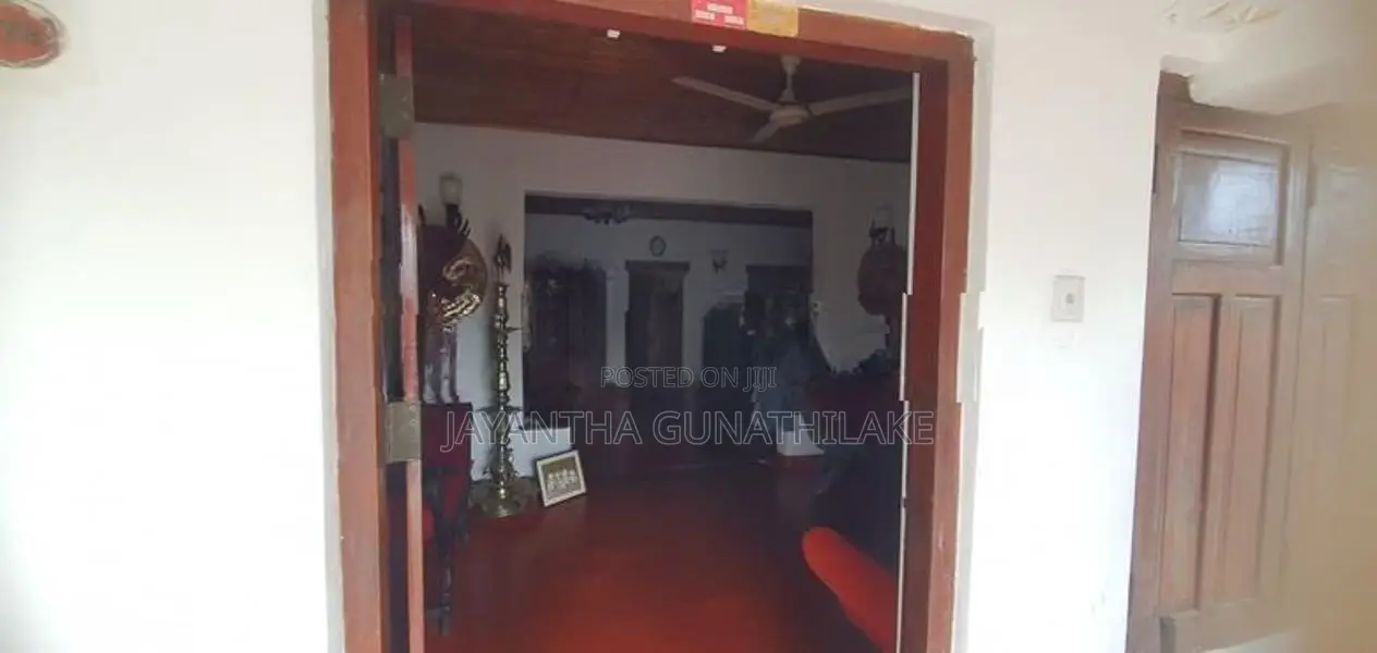 Commercial Land with House for Rent in Kotte