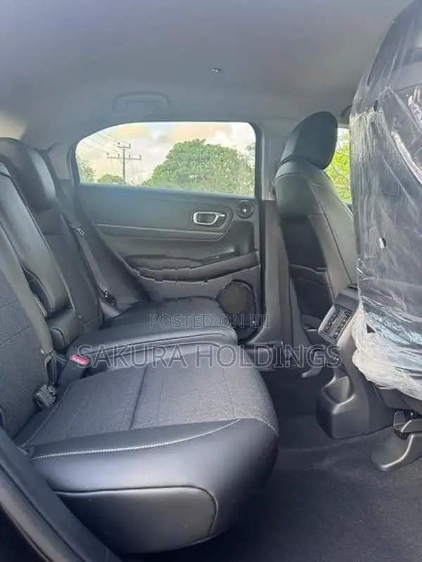 Honda Vezel Z Premium 10 Speaker 2026