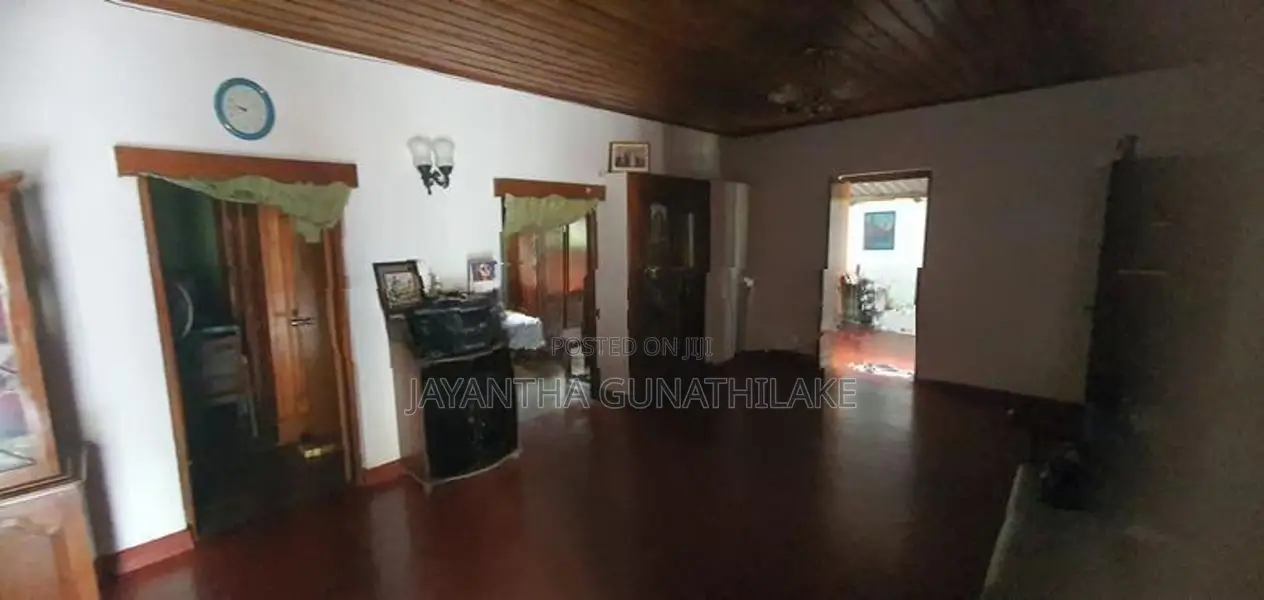 Commercial Land with House for Rent in Kotte