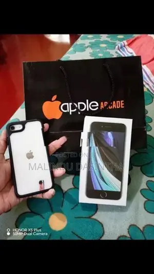 Apple iPhone SE 2 (Used)