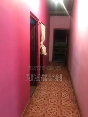 4 BHK House With 10 Perchss Land Sale Uduvara