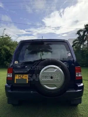 Mitsubishi Montero 2003