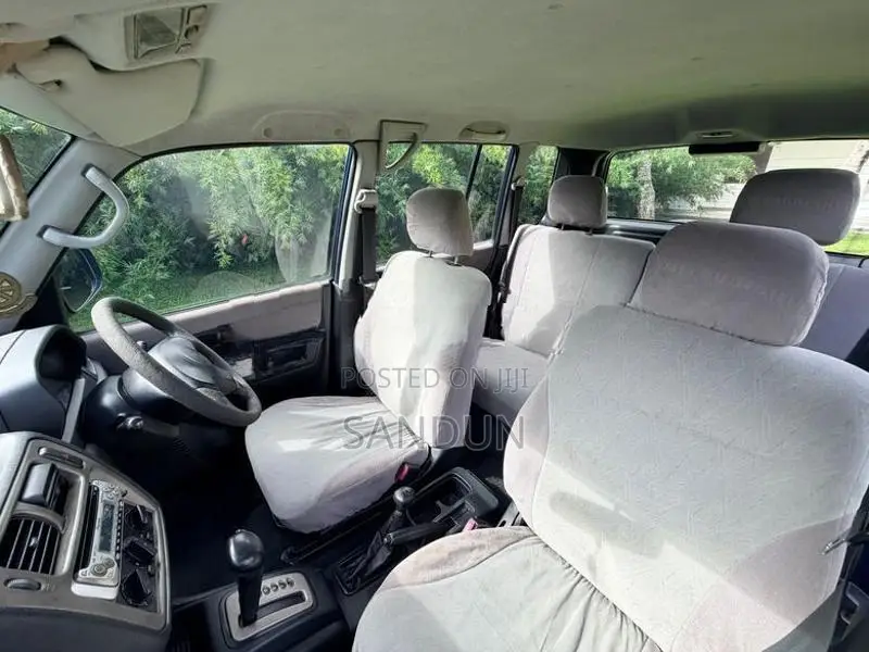 Mitsubishi Montero 2003