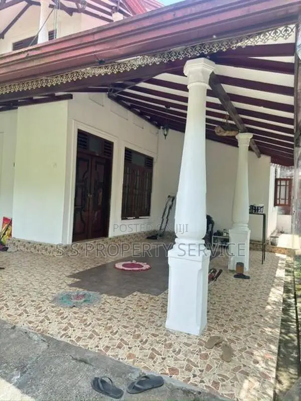 Veyangoda Two Storey House for Sale (SSPH-305)