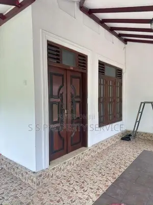 Veyangoda Two Storey House for Sale (SSPH-305)