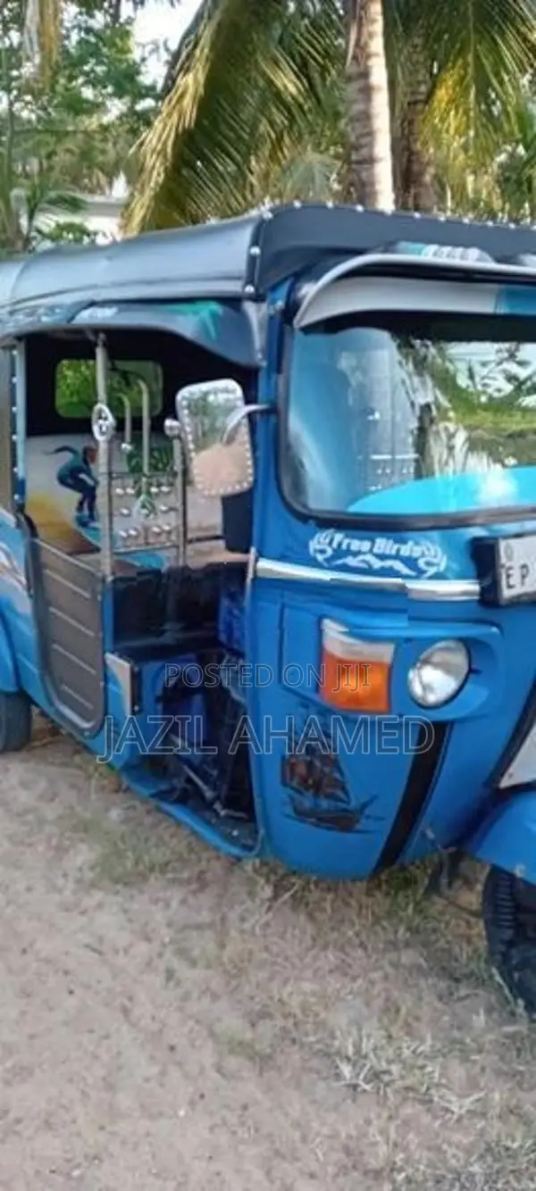 Bajaj RE 2012