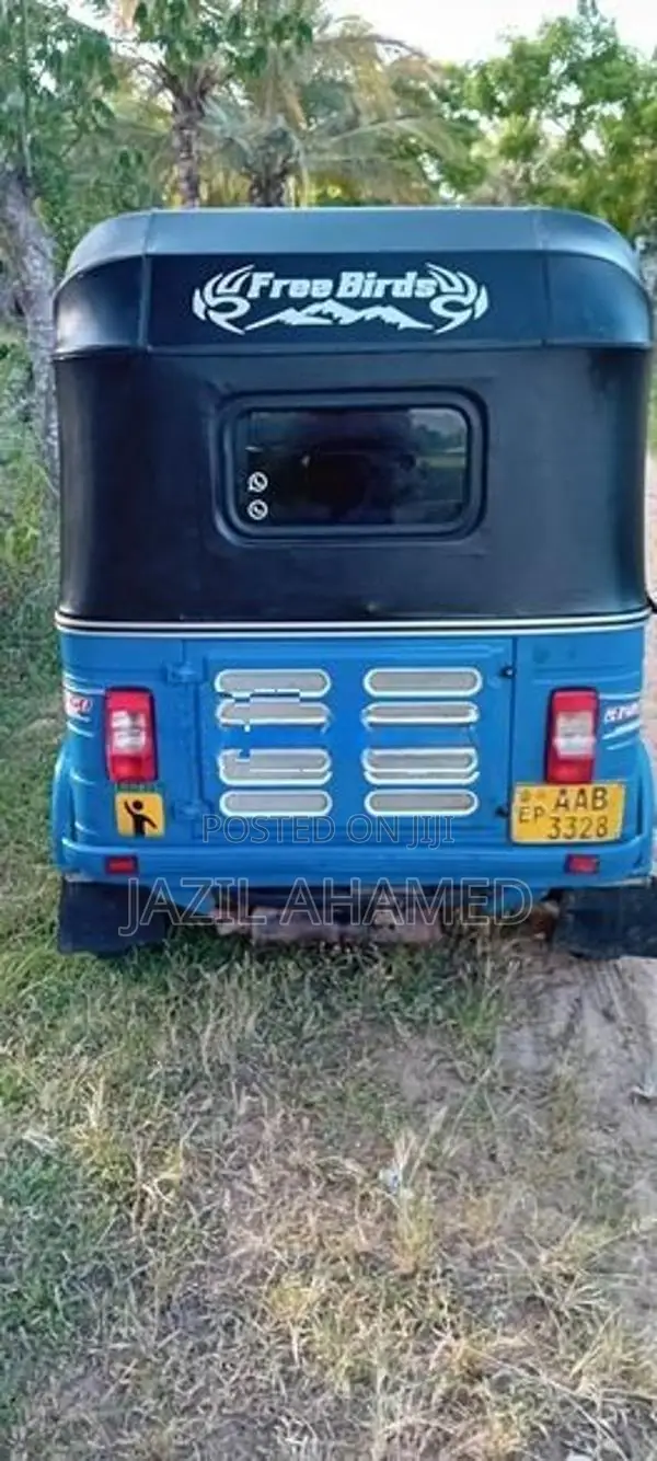 Bajaj RE 2012