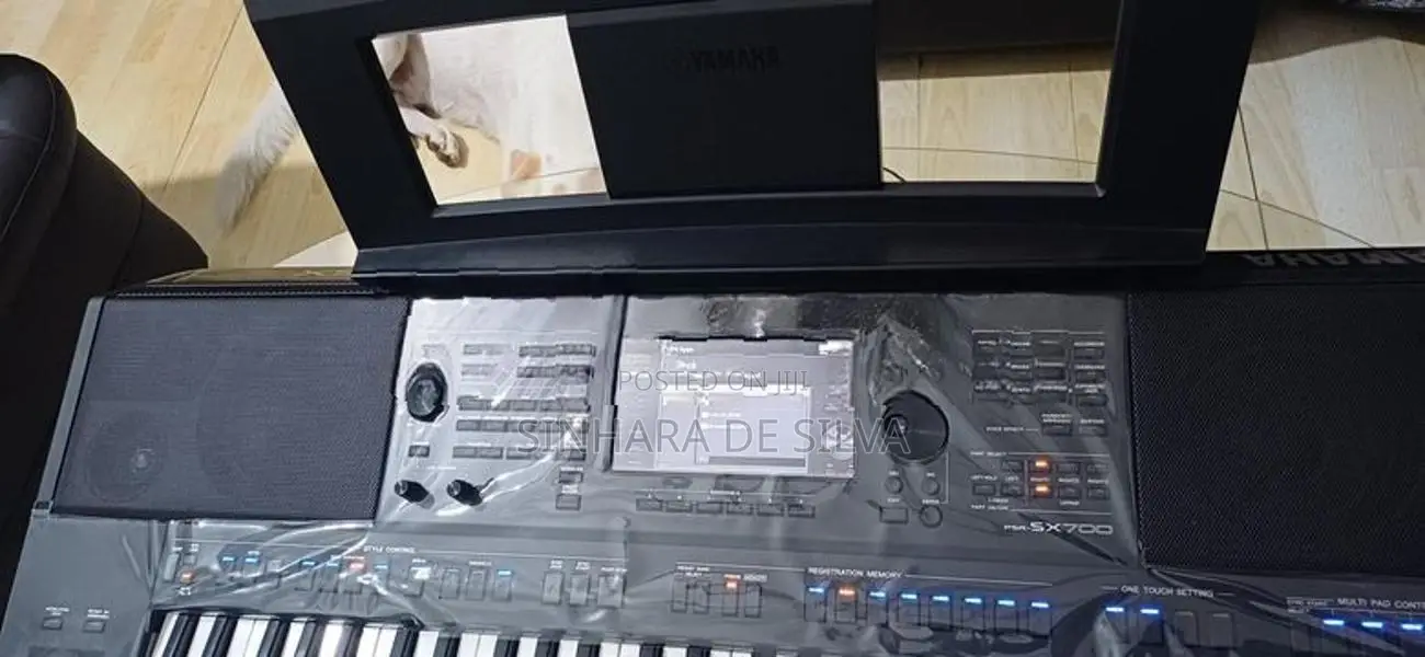 Yamaha Psr SX700 Keyboard