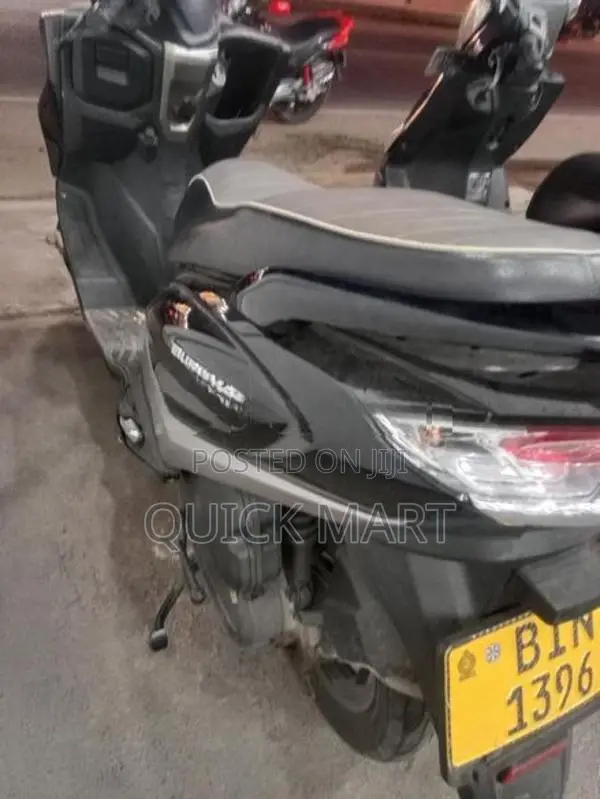 Suzuki Burgman 2020