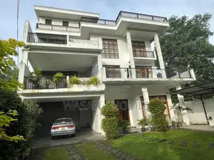 Valuable 3 Storey House for sale Talawathugoda