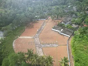 Beautiful Lake Facing Land Plots for Sale in Uyanwaththa