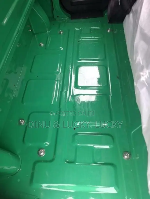 Bajaj RE 4 Stroke 2025