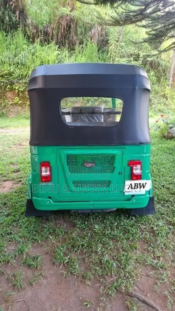 Bajaj RE 4 Stroke 2025