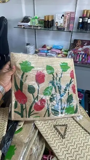 Jute Handbag with Shell Design