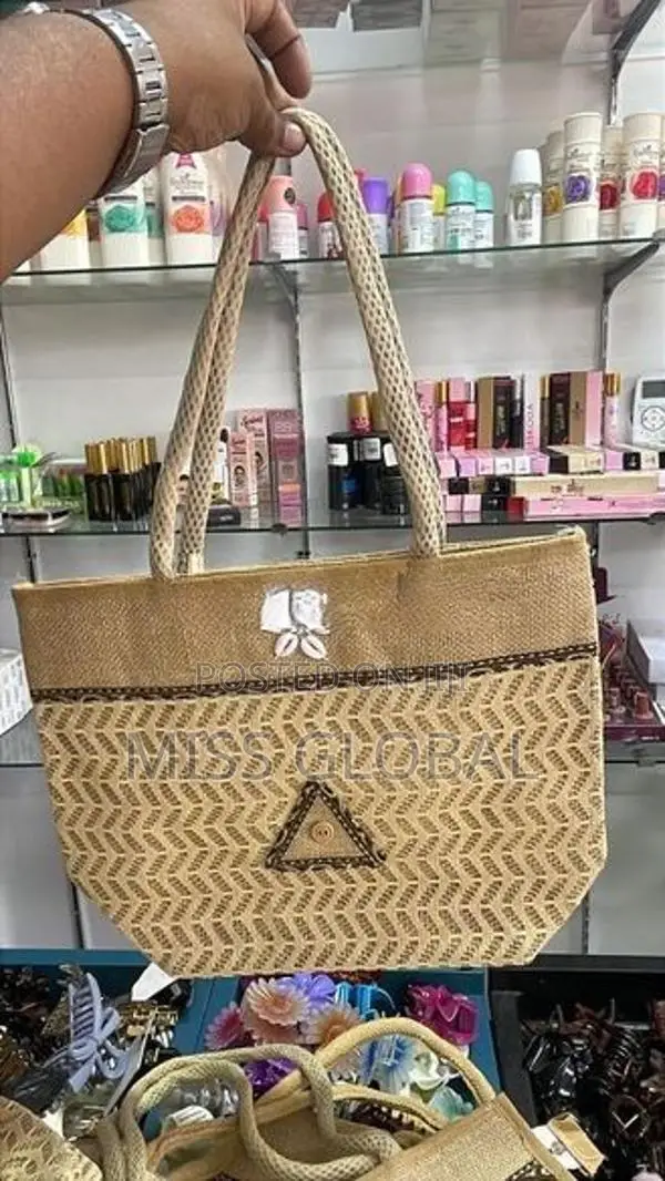 Jute Handbag with Shell Design