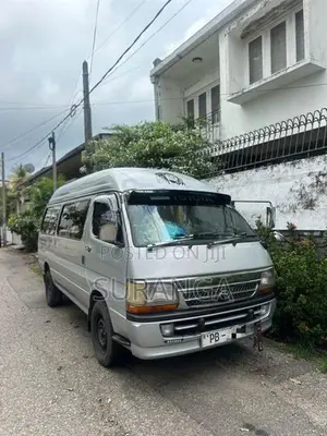 Toyota Dolphin Highroof LH 182 2003
