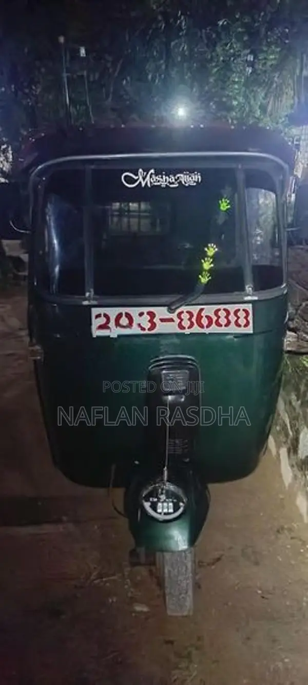 Bajaj RE 2002