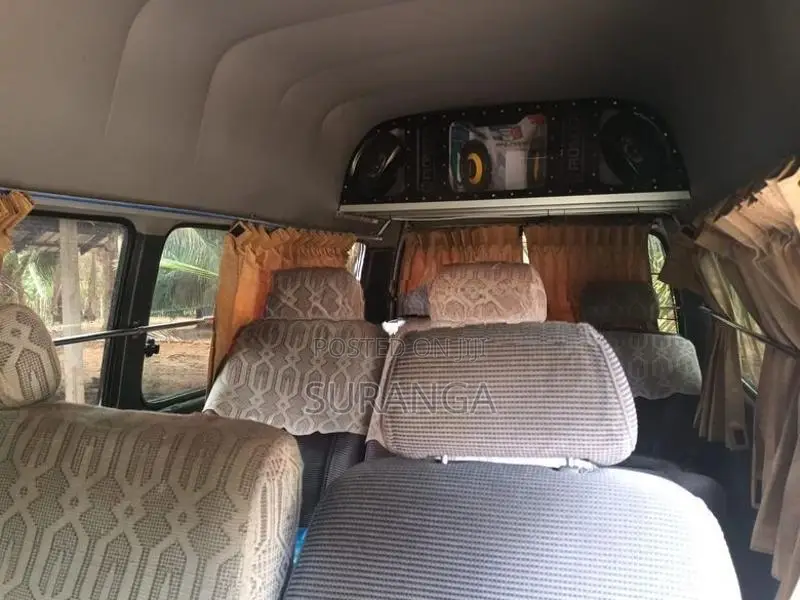 Toyota Dolphin Highroof LH 182 2003