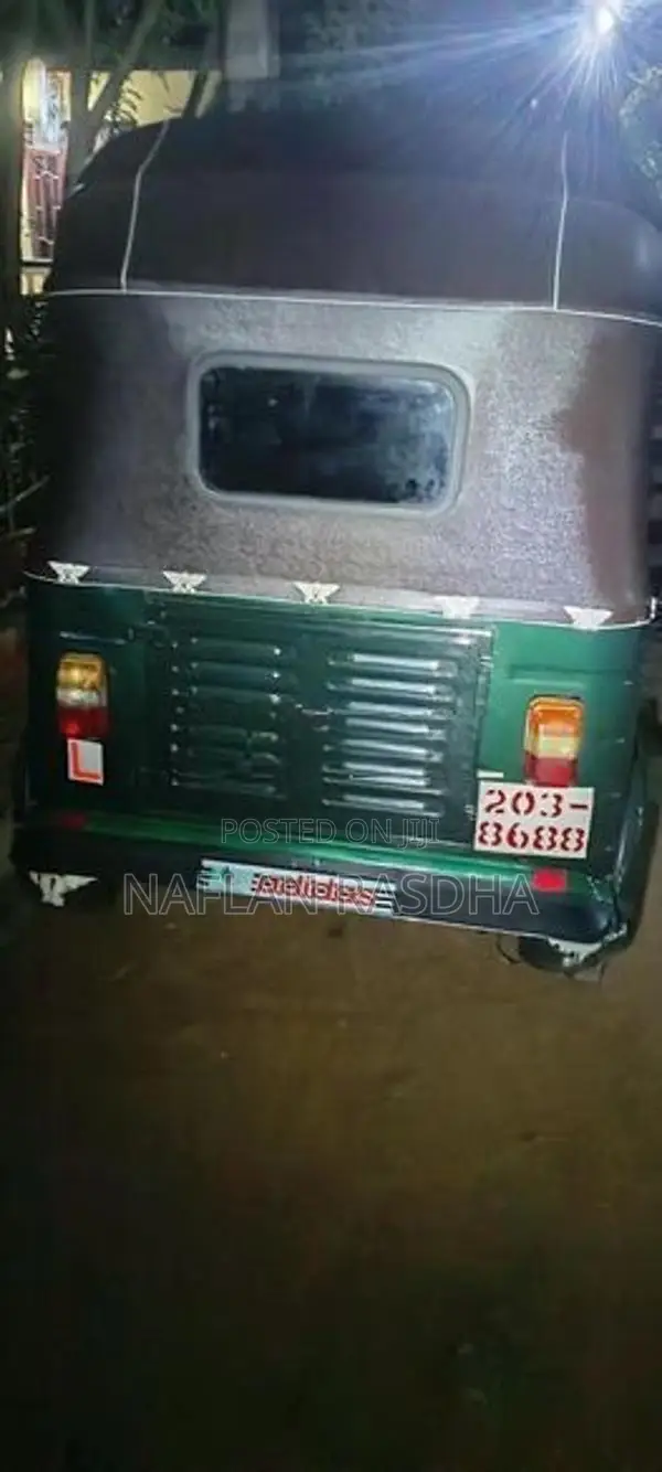 Bajaj RE 2002