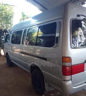 Toyota Dolphin Highroof LH 182 2003