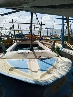 Yamaha 25 Boat