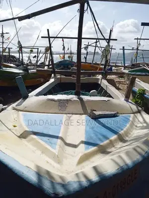 Yamaha 25 Boat