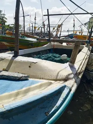 Yamaha 25 Boat