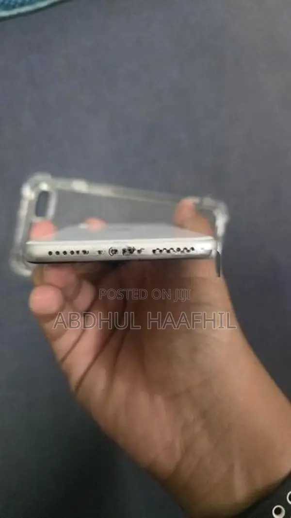 Apple iPhone SE 2 (Used)
