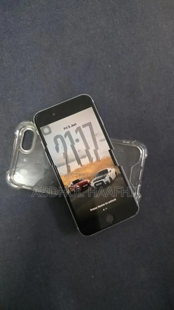 Apple iPhone SE 2 (Used)