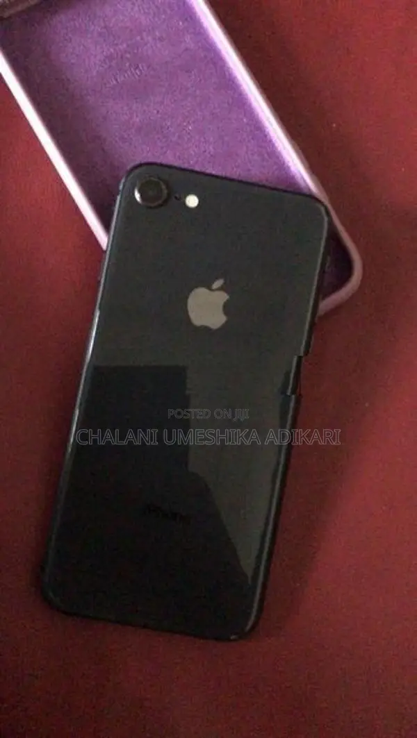 Apple iPhone 8 (Used)