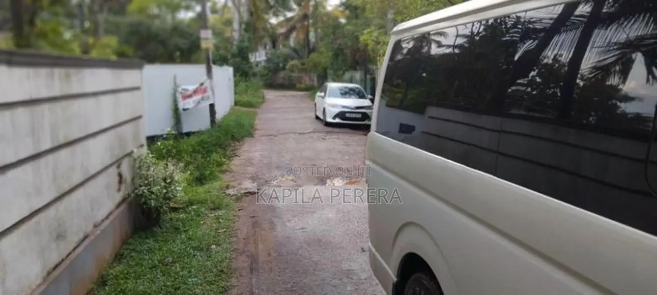 කහතුඩුවෙන් අගනා ඉඩමක්