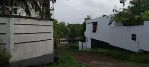 කහතුඩුවෙන් අගනා ඉඩමක්