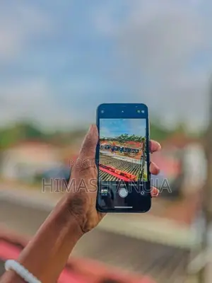 Apple iPhone XR (Used)