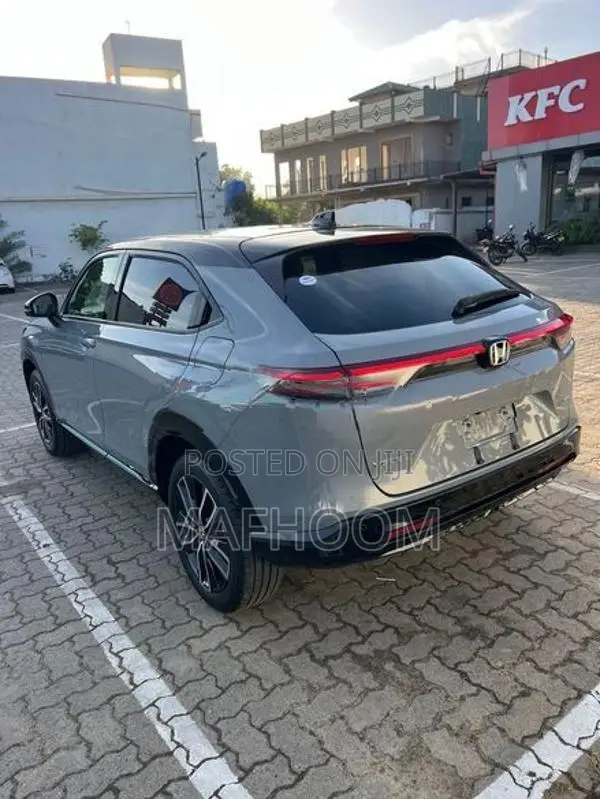 Honda Vezel Z Play Moon Roof 2026