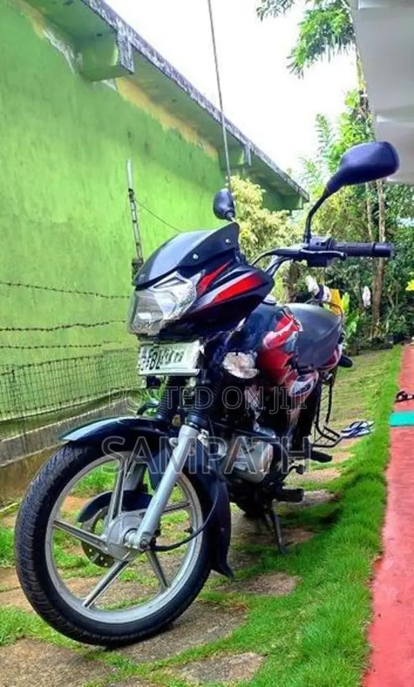 Bajaj Discover 125 2016