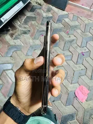 Apple iPhone XS (Used)